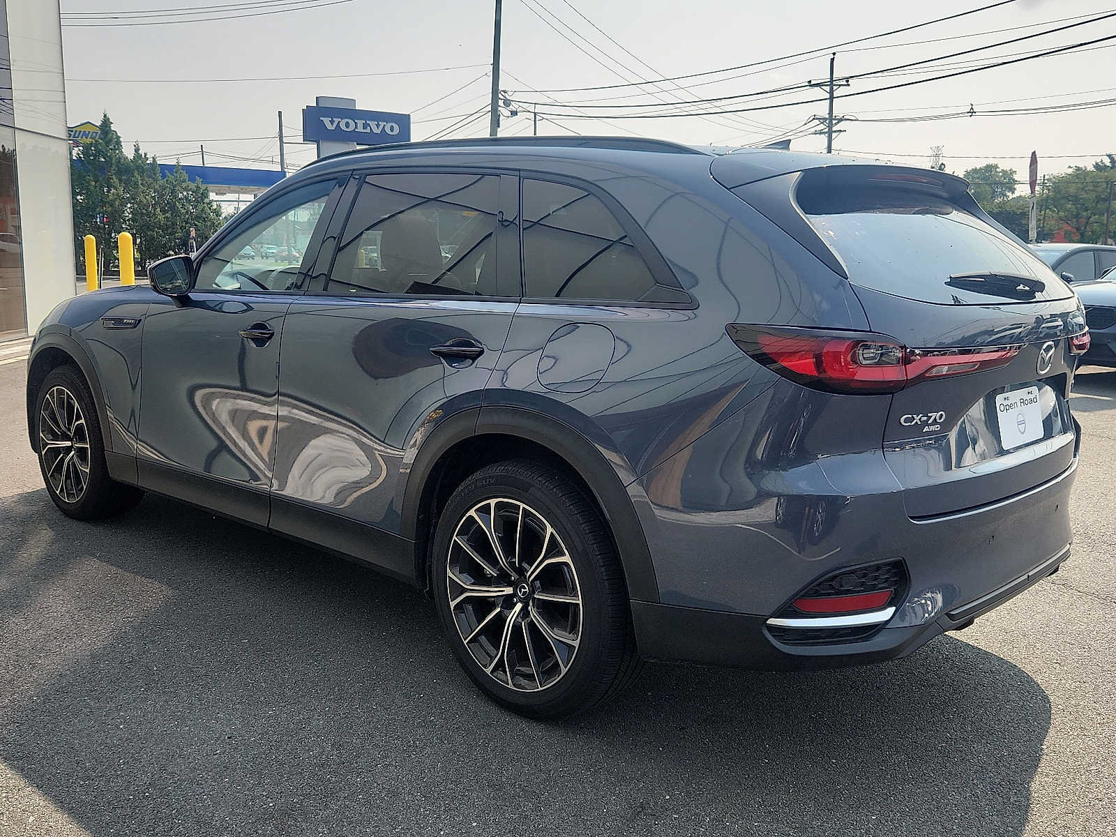 Used 2025 MAZDA CX-70 Plug-In Hybrid w/ Premium Plus AWD/4WD image 4