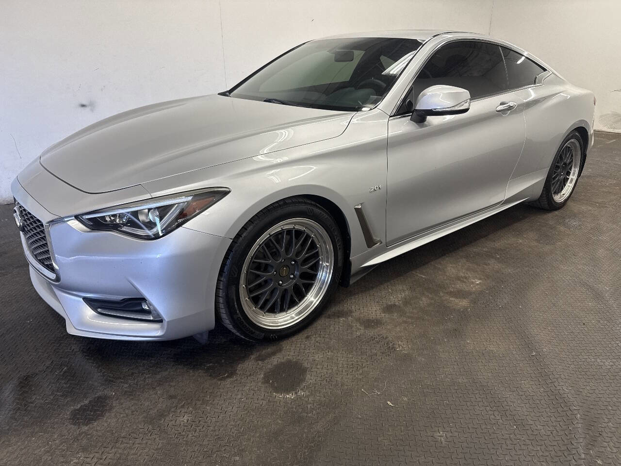 Used 2018 INFINITI Q60 2.0t w/ Moonroof Package AWD/4WD image 1