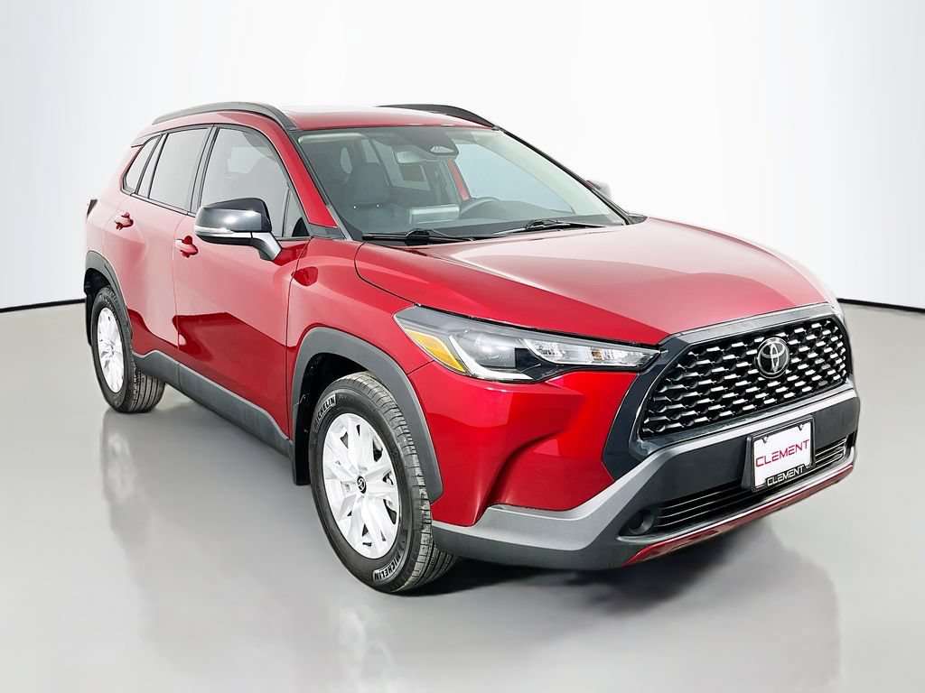 Used 2025 Toyota Corolla Cross LE w/ Moonroof Package FWD image 4