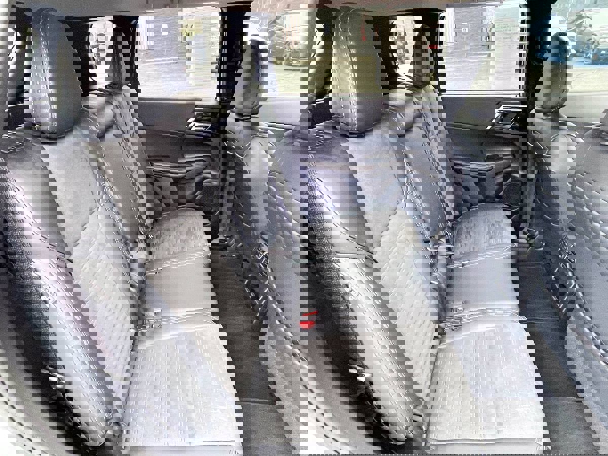 Used 2024 Mitsubishi Outlander SE image 13