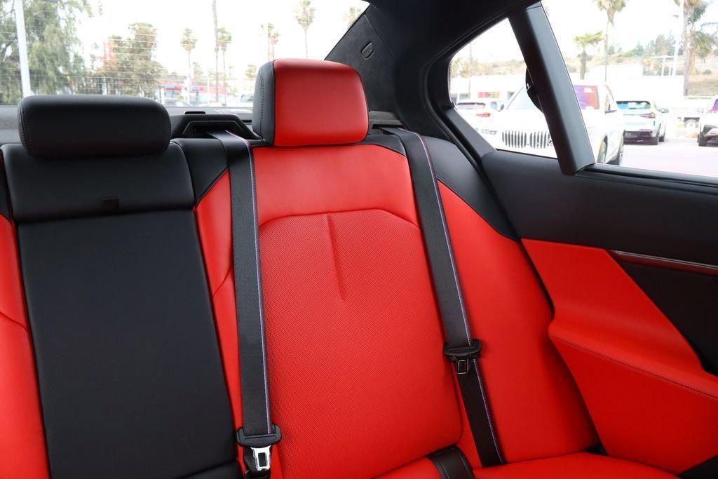 New 2026 BMW M5 w/ Carbon Package AWD/4WD image 18