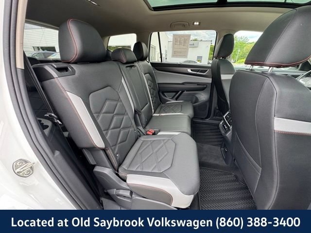 Certified 2025 Volkswagen Atlas Peak Edition SE AWD/4WD image 23