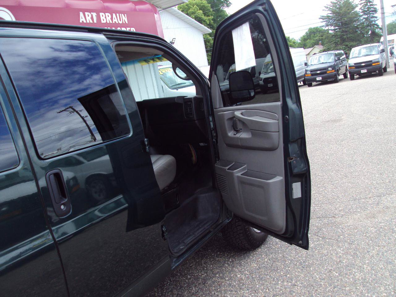Used 2013 Chevrolet Express 1500 AWD image 12