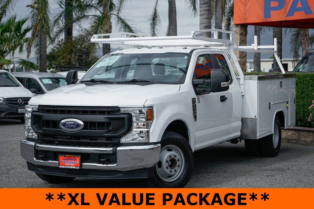 Used 2022 Ford F350 XL w/ Power Equipment Group image 4