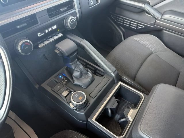 Used 2025 Toyota 4Runner SR5 AWD/4WD image 35