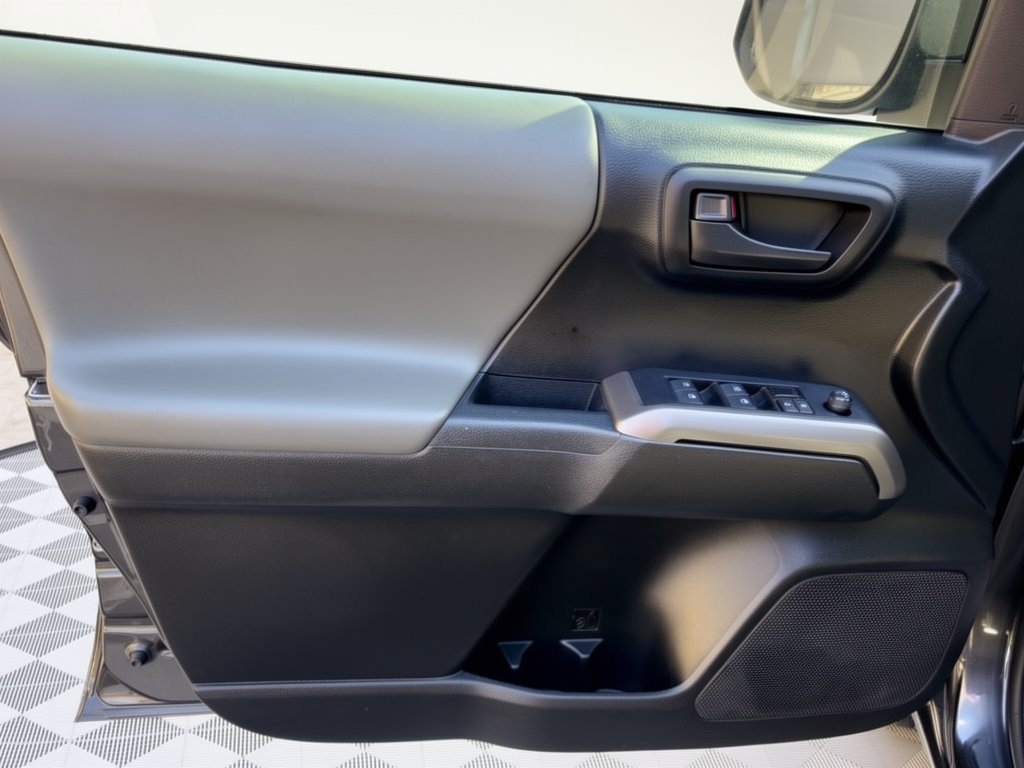 Used 2022 Toyota Tacoma SR5 w/ Technology Package RWD image 14