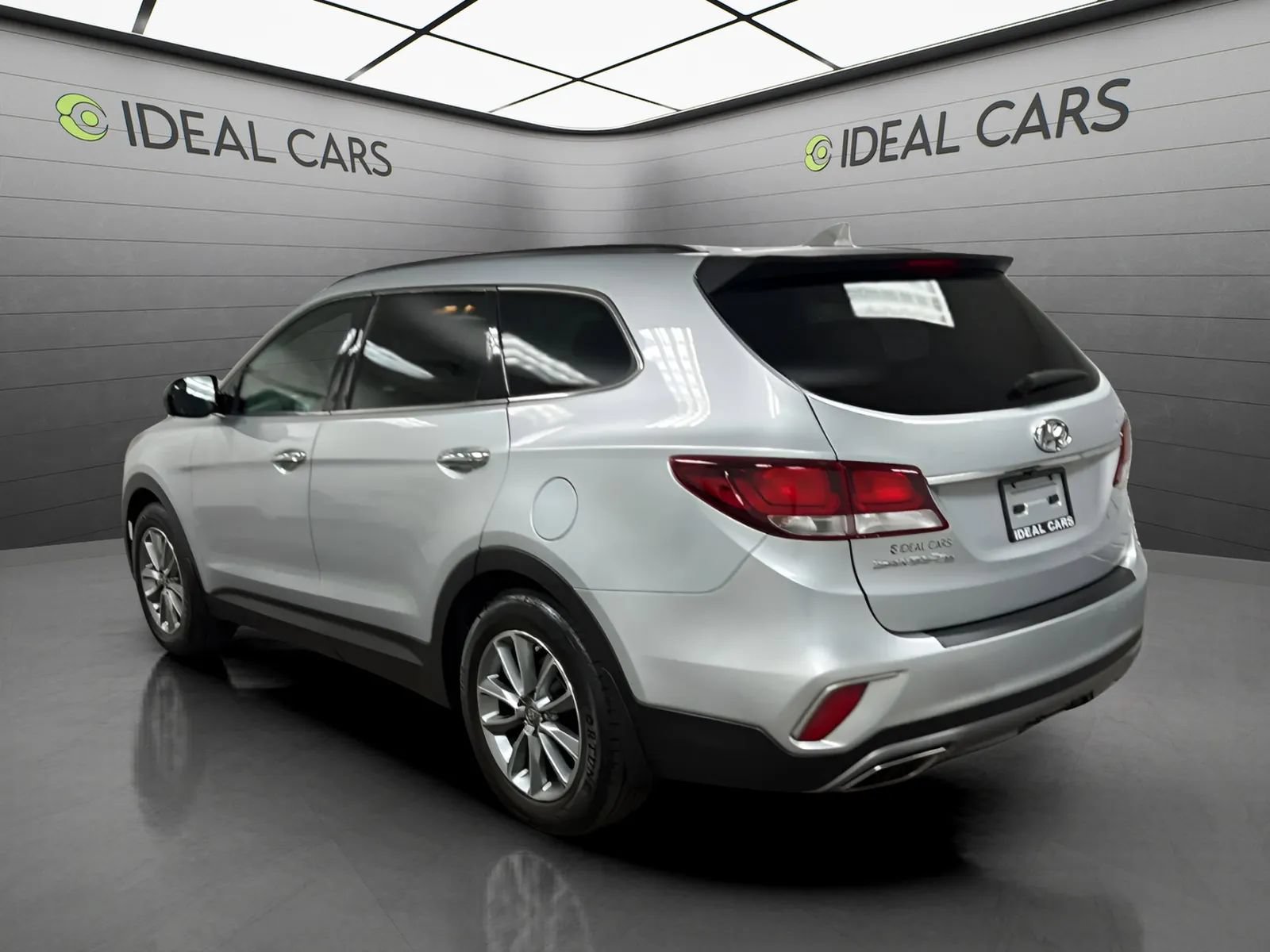 Used 2017 Hyundai Santa Fe SE FWD image 7