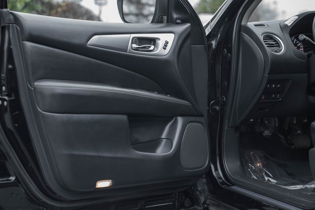 Used 2019 Nissan Pathfinder SL image 40
