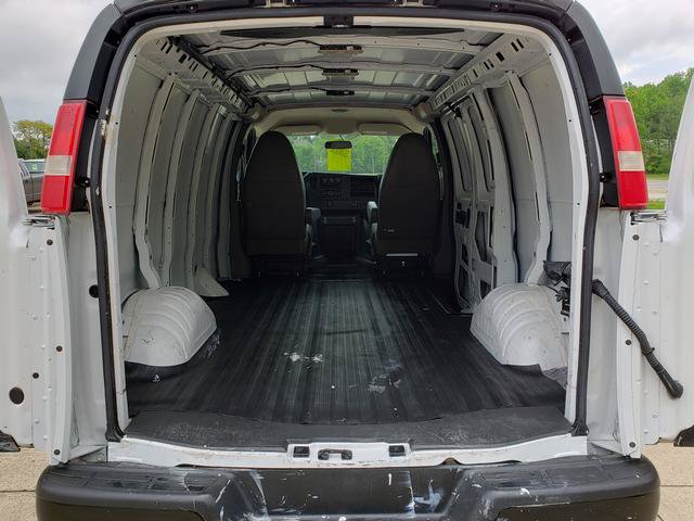 Used 2015 Chevrolet Express 2500 RWD image 5
