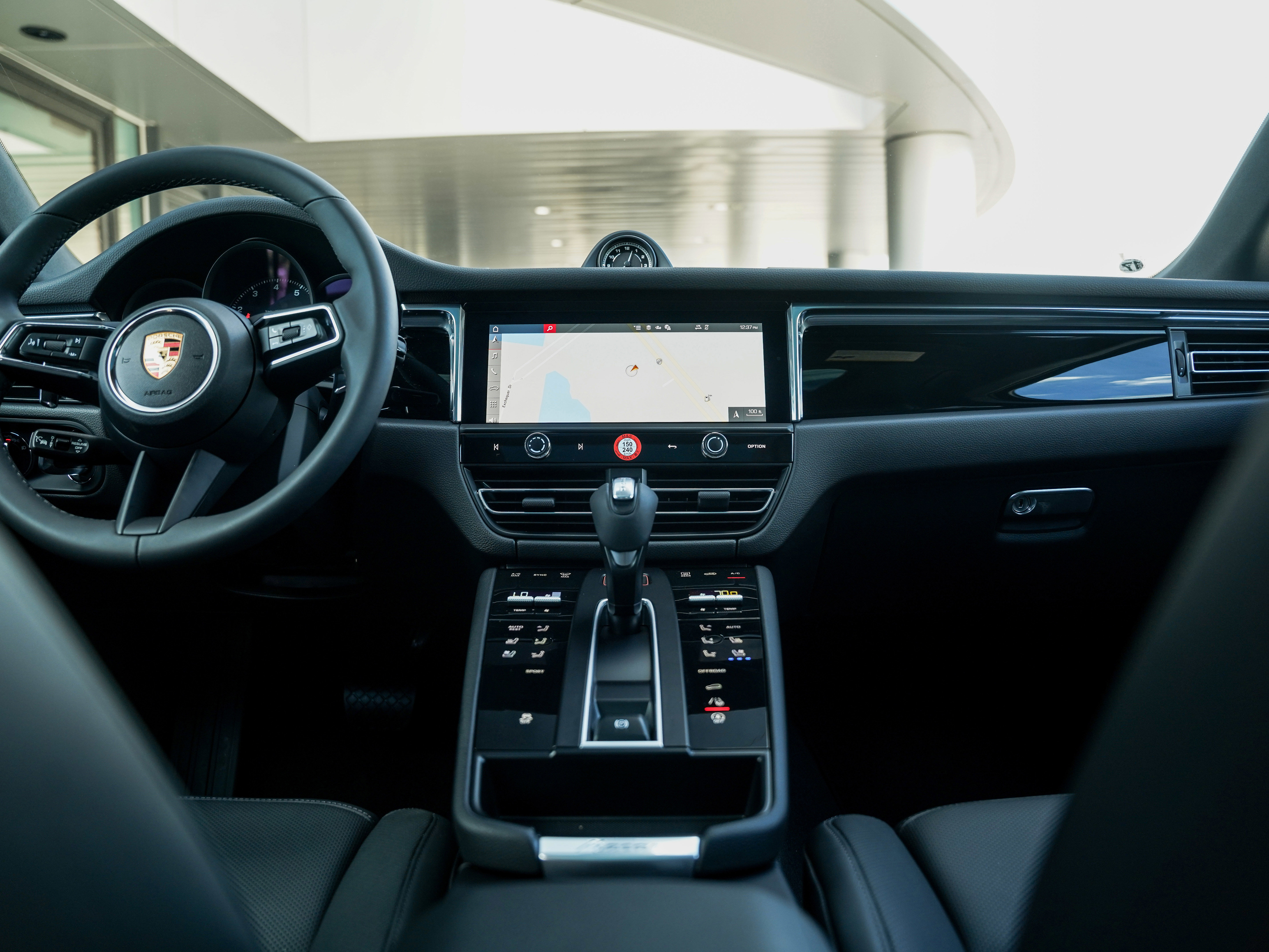 New 2026 Porsche Macan image 24