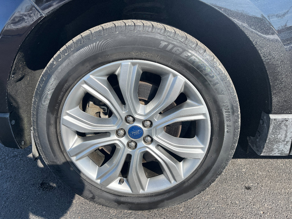 Used 2019 Ford Edge Titanium image 9