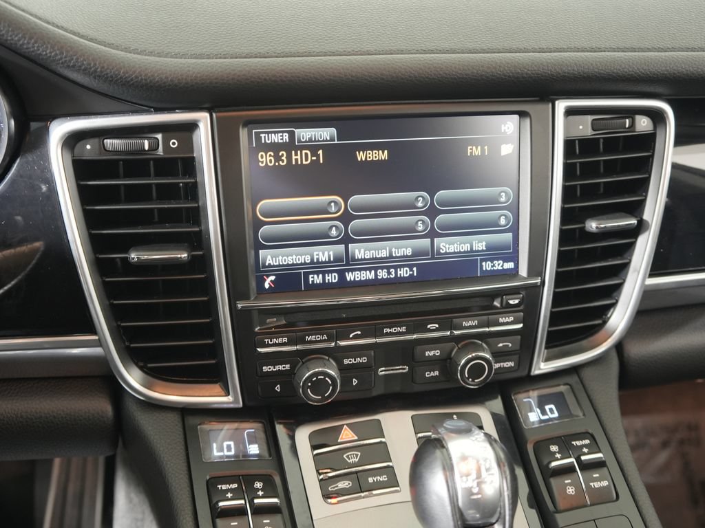 Certified 2016 Porsche Panamera Edition RWD image 29
