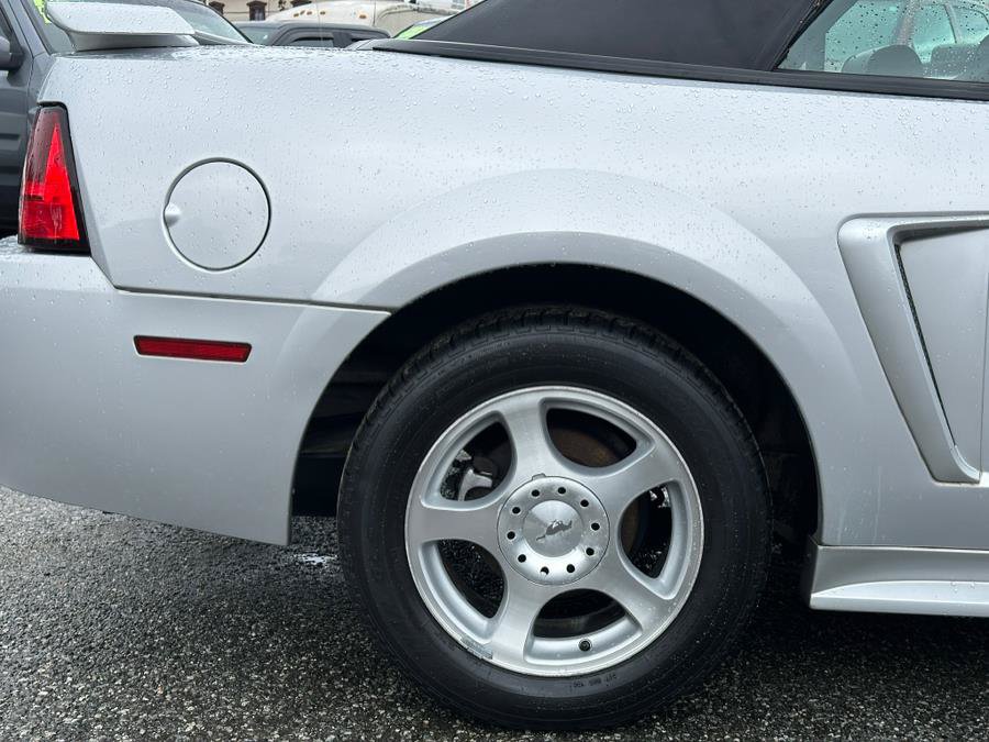 Used 2003 Ford Mustang Premium RWD image 30
