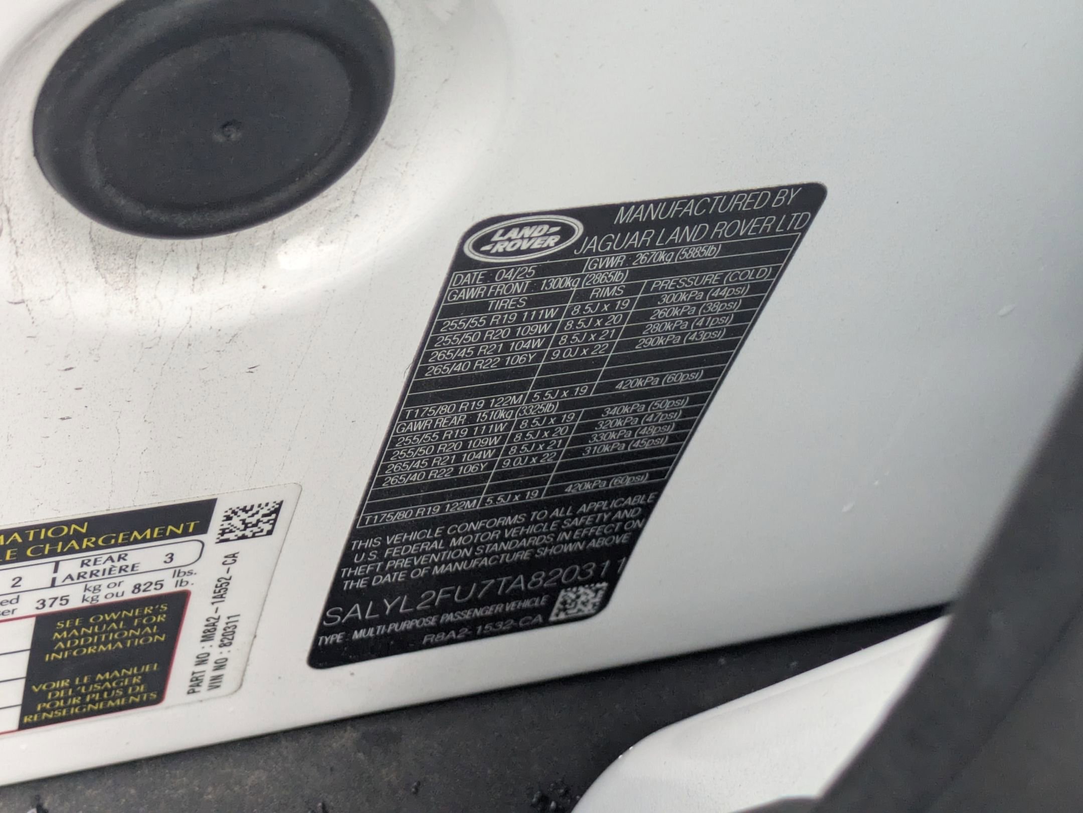 Certified 2026 Land Rover Range Rover Velar Dynamic SE image 33