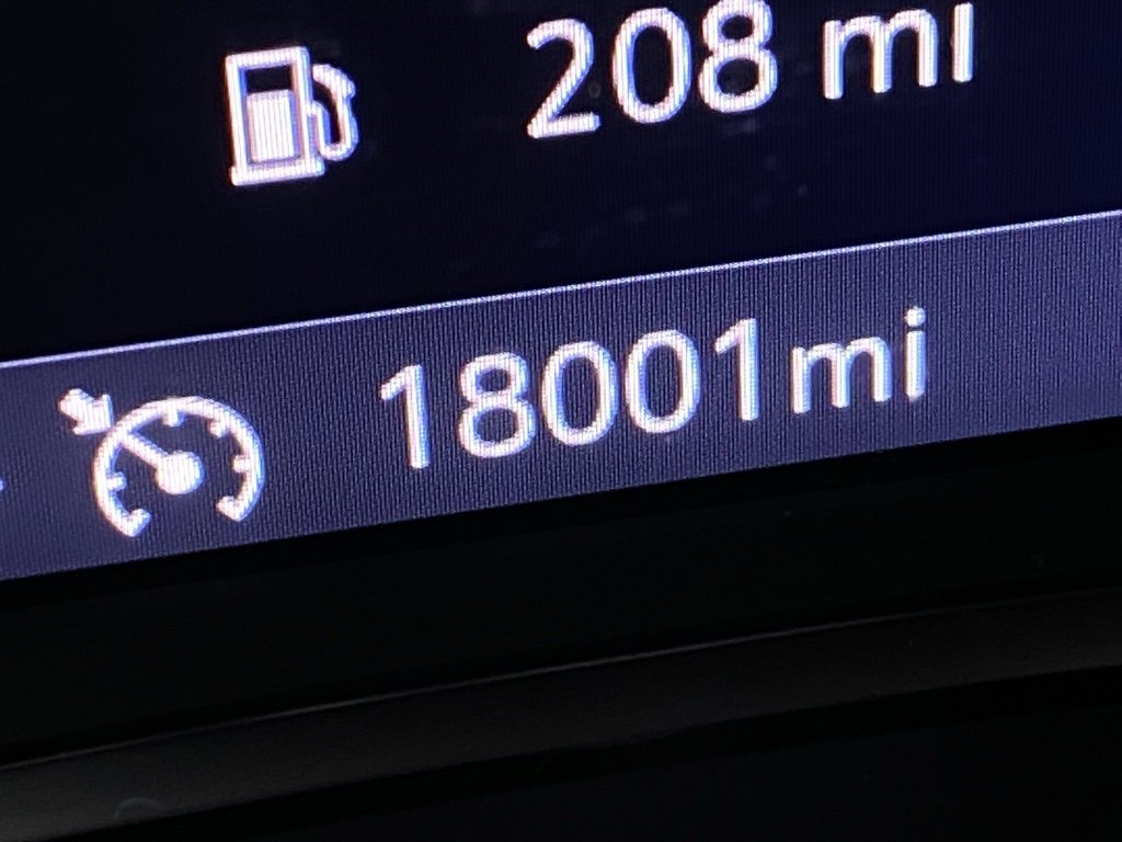 Used 2024 GMC Terrain SLE w/ Driver Convenience Package image 13