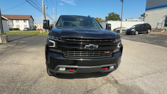 Used 2022 Chevrolet Silverado 1500 LT Trail Boss w/ LPO, Dark Essentials Package AWD/4WD image 3