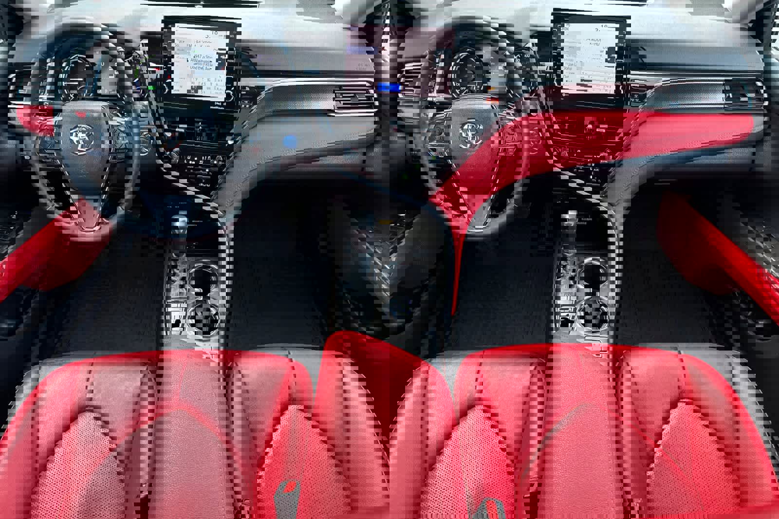 Used 2022 Toyota Camry XSE image 3