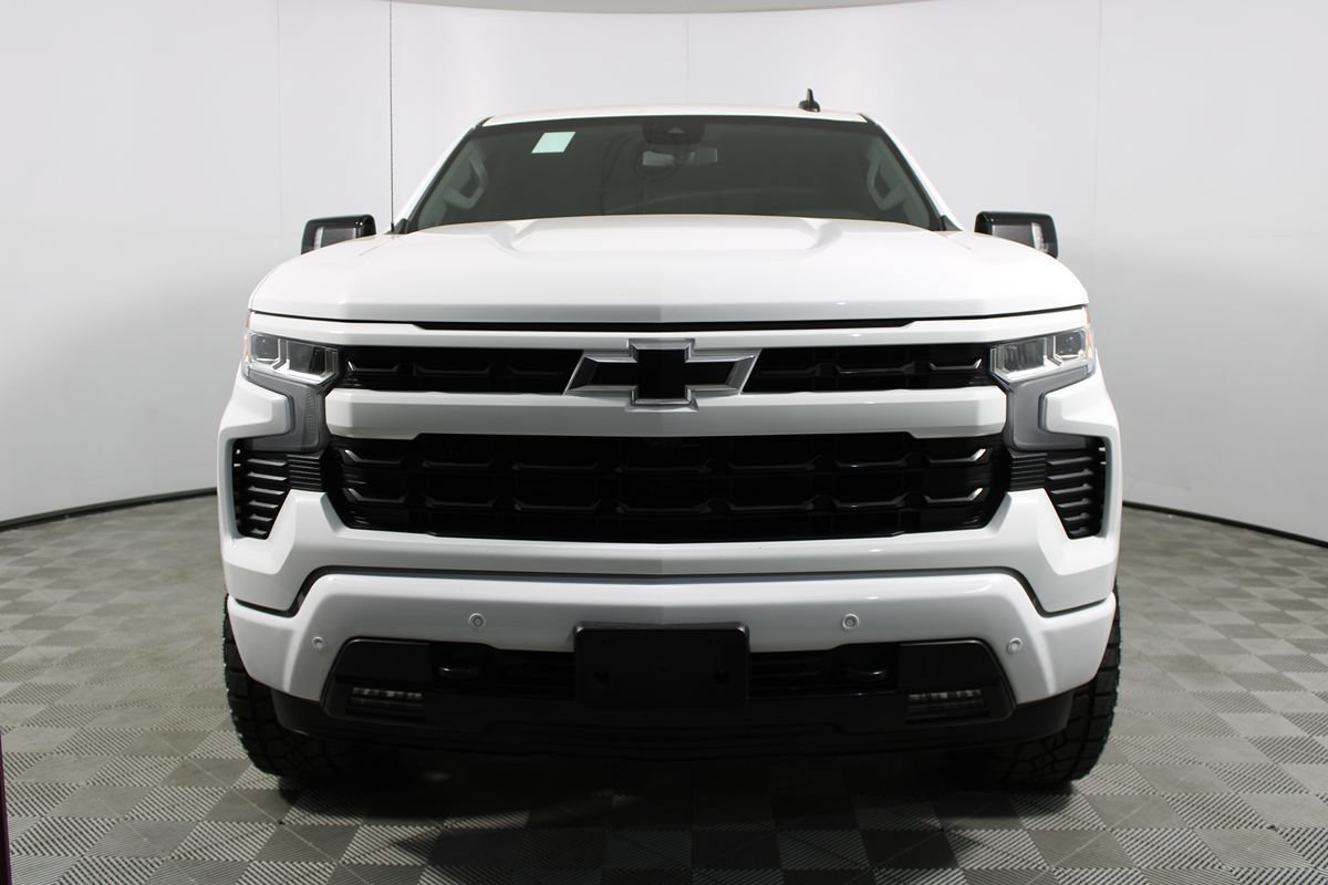Used 2024 Chevrolet Silverado 1500 RST w/ Convenience Package II RWD image 2