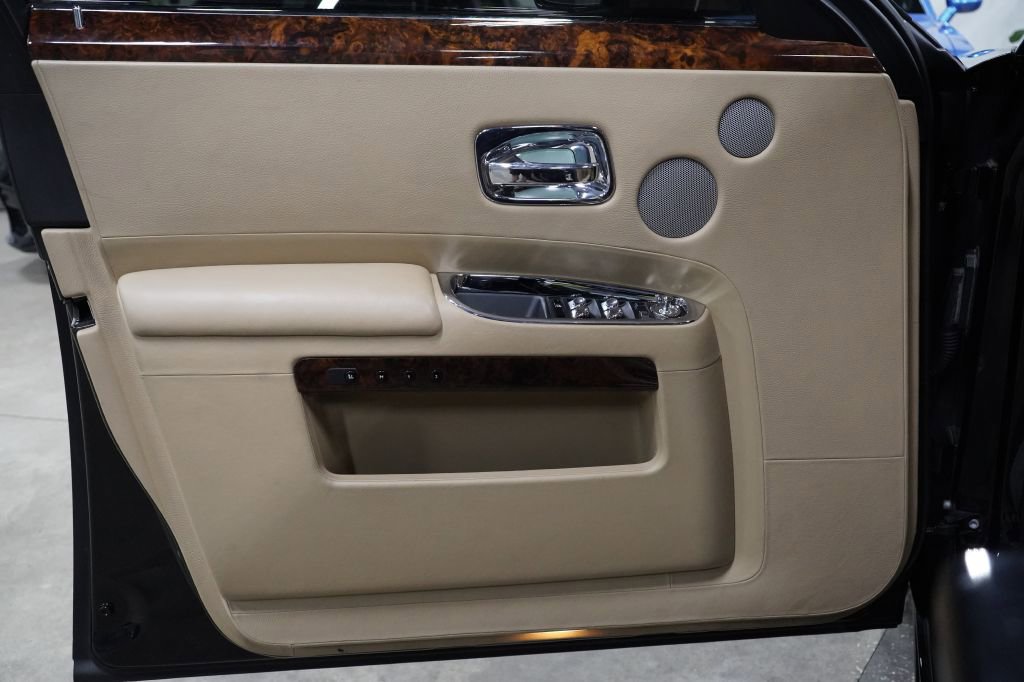 Used 2010 Rolls-Royce Ghost RWD image 10