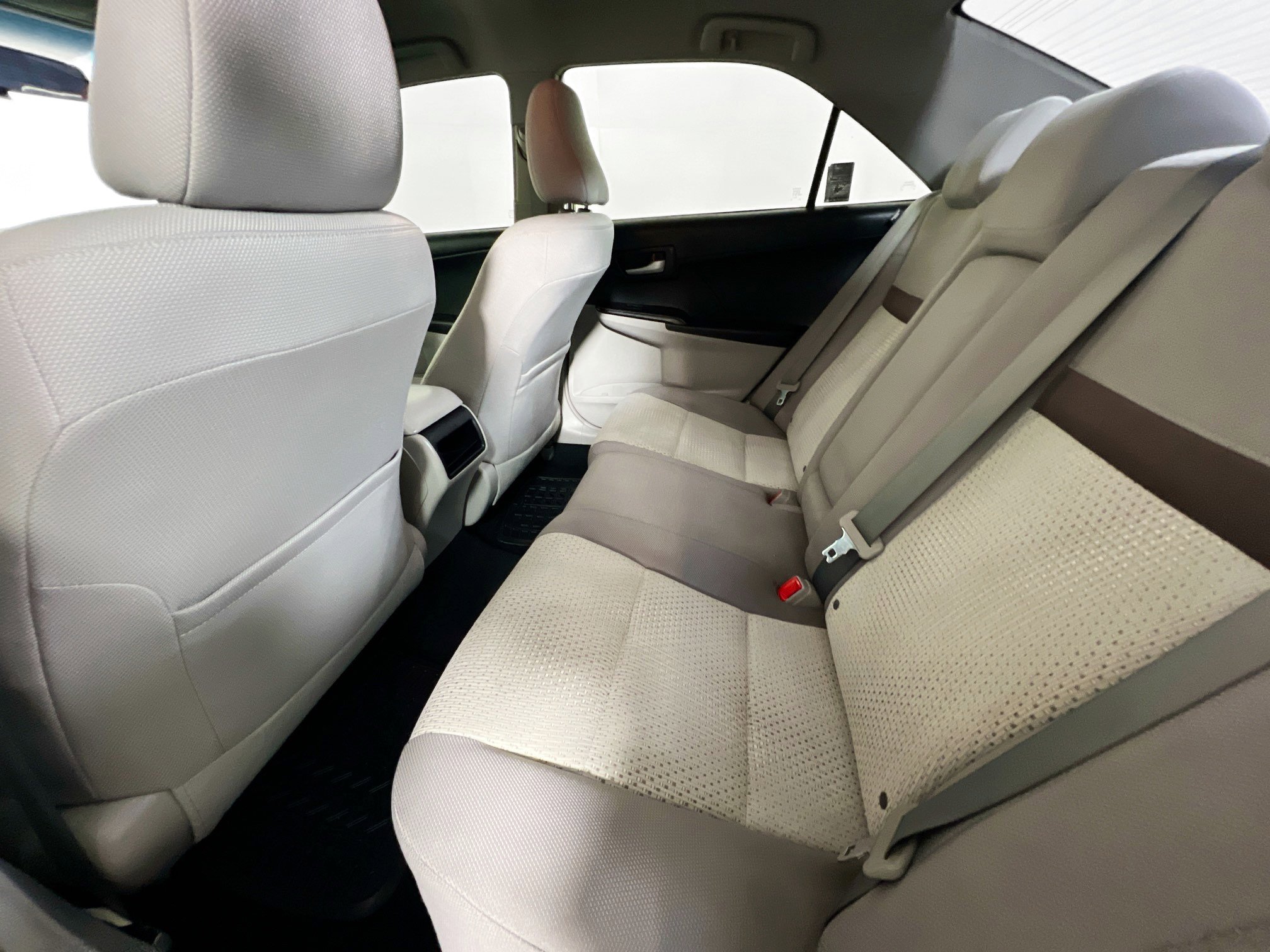 Used 2012 Toyota Camry LE image 28