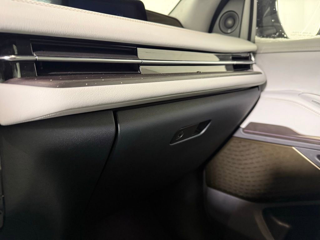 New 2025 Lincoln Navigator L Black Label AWD/4WD image 32