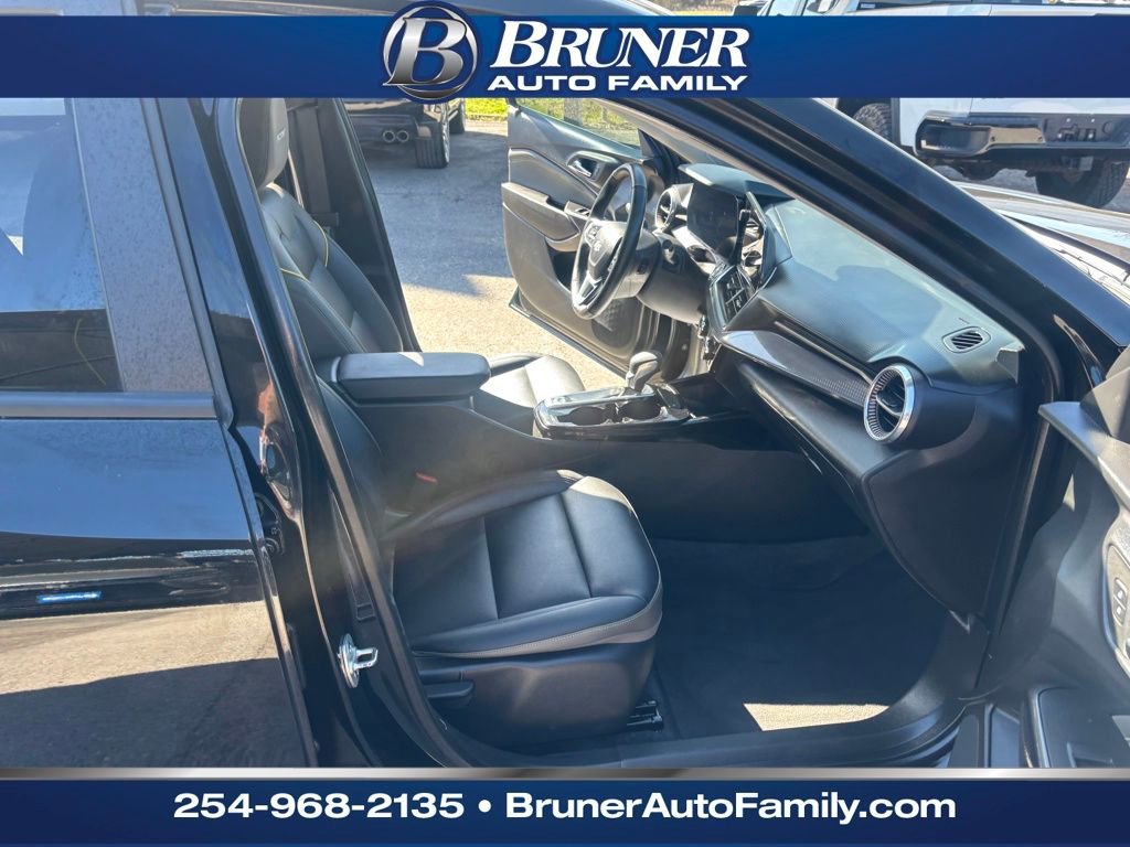 Used 2024 Chevrolet Trax ACTIV w/ Sunroof Package image 16