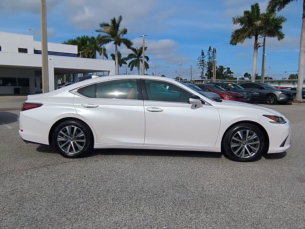 Used 2021 Lexus ES 350 350 w/ Premium Package image 4