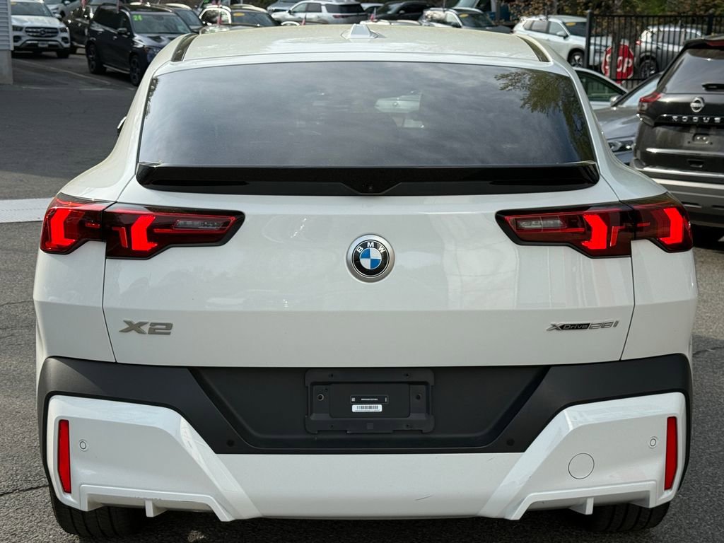 Used 2025 BMW X2 xDrive28i AWD/4WD image 5