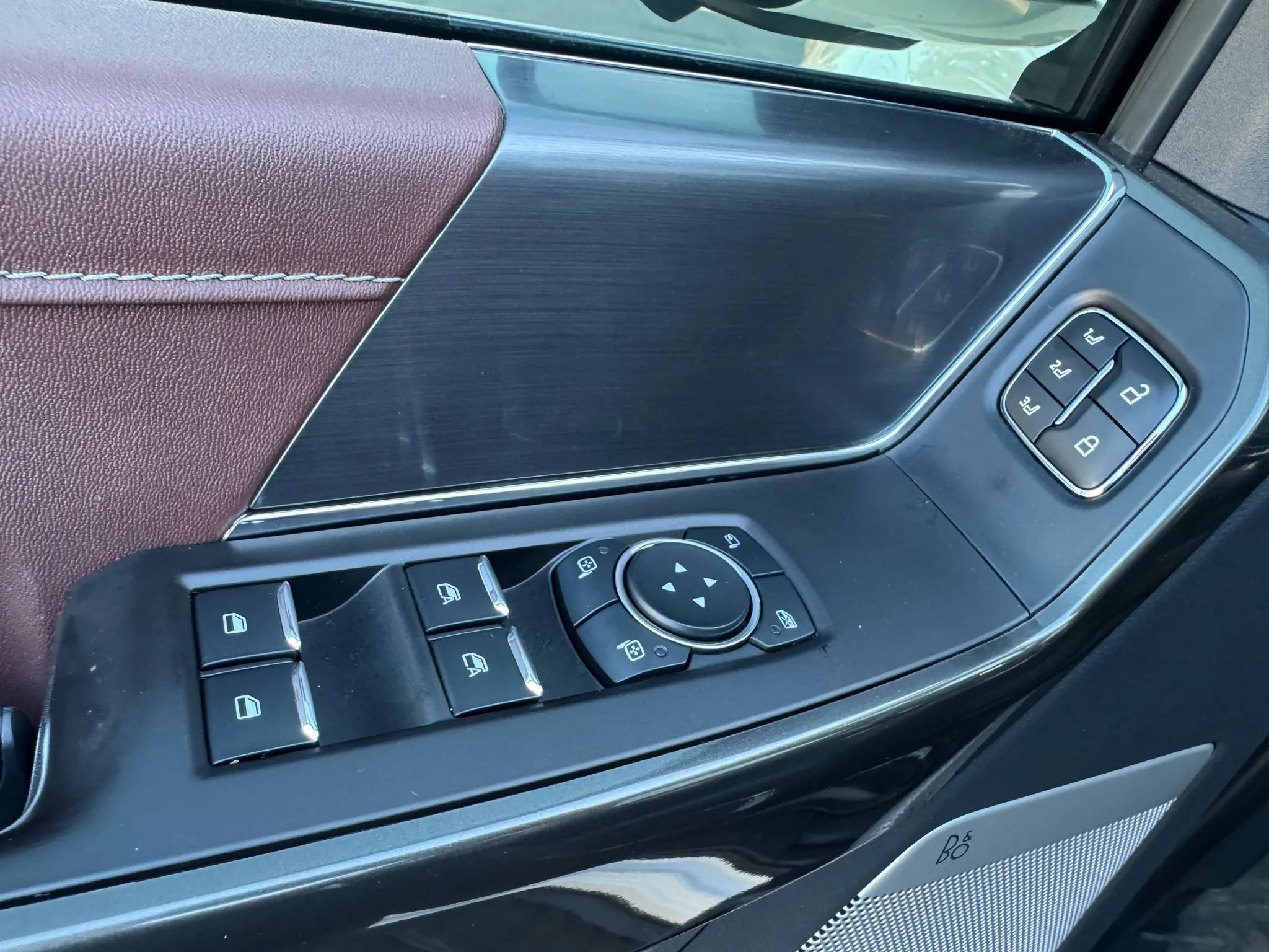 Used 2023 Ford F150 Lariat w/ Max Trailer Tow Package image 25