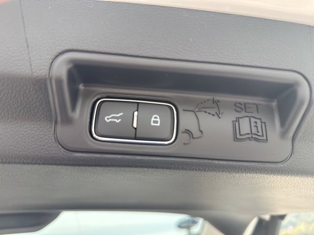 New 2025 Ford Explorer Active image 7