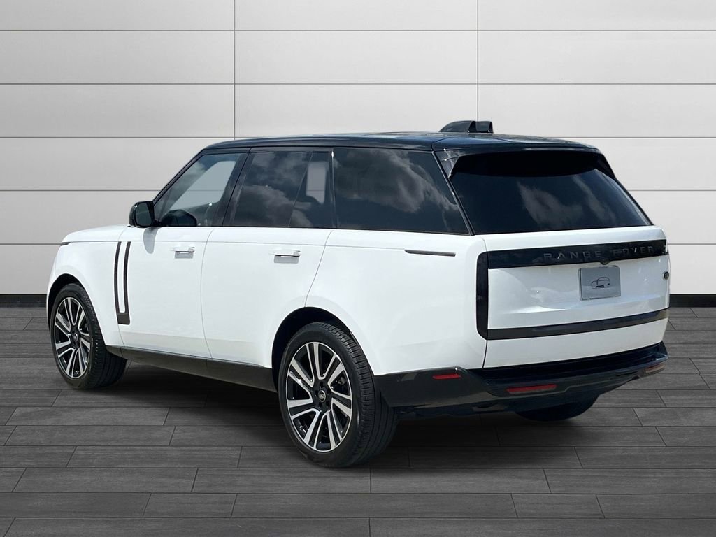 Used 2023 Land Rover Range Rover SE AWD/4WD image 3