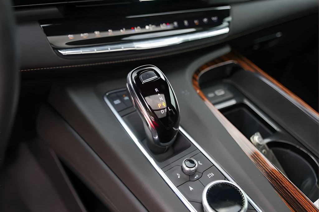 Certified 2023 Cadillac Escalade Premium Luxury w/ Performance Package image 19