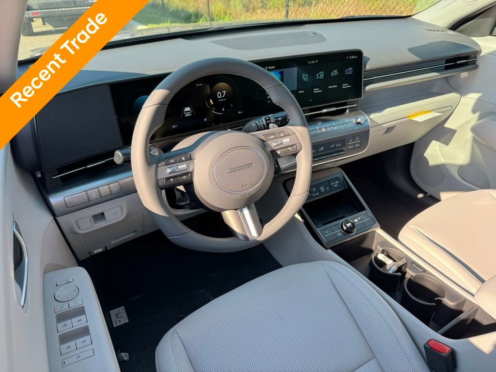 Used 2026 Hyundai Kona SEL Premium image 2