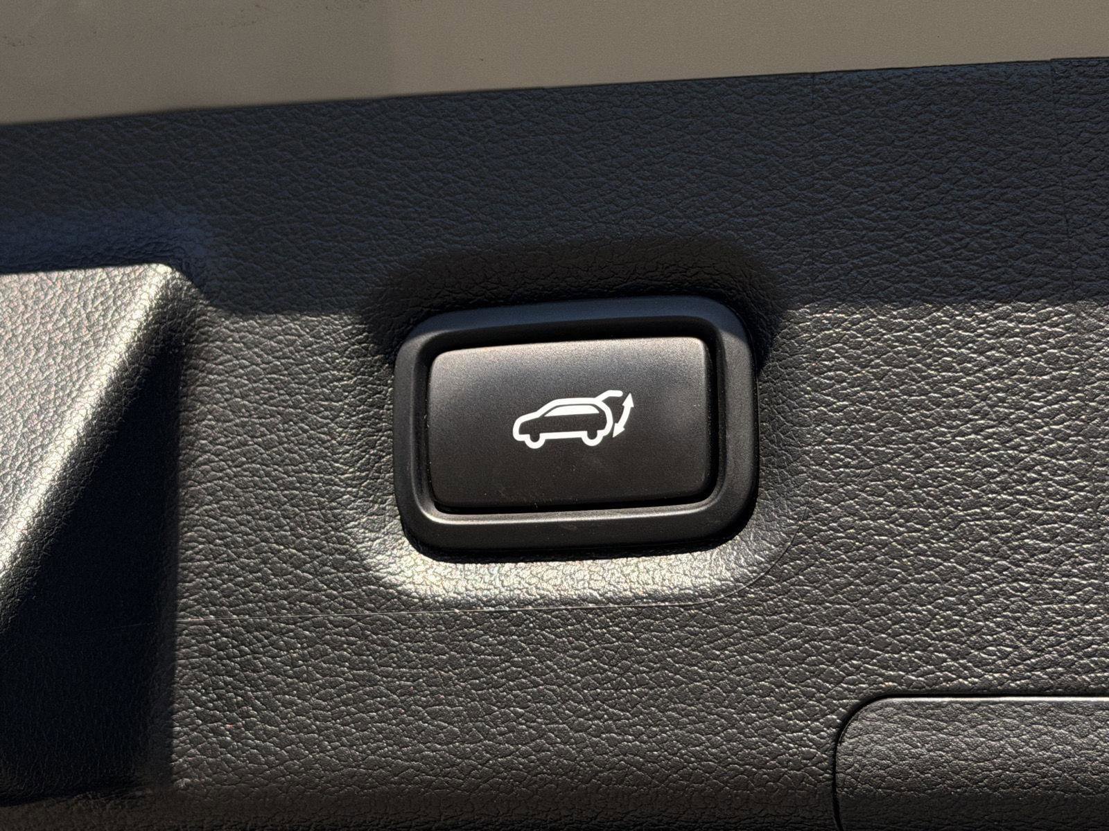 Used 2023 Hyundai Santa Fe SEL w/ Premium Package FWD image 28