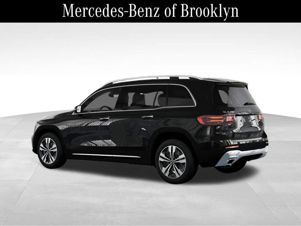 Used 2025 Mercedes-Benz GLB 250 4MATIC image 30