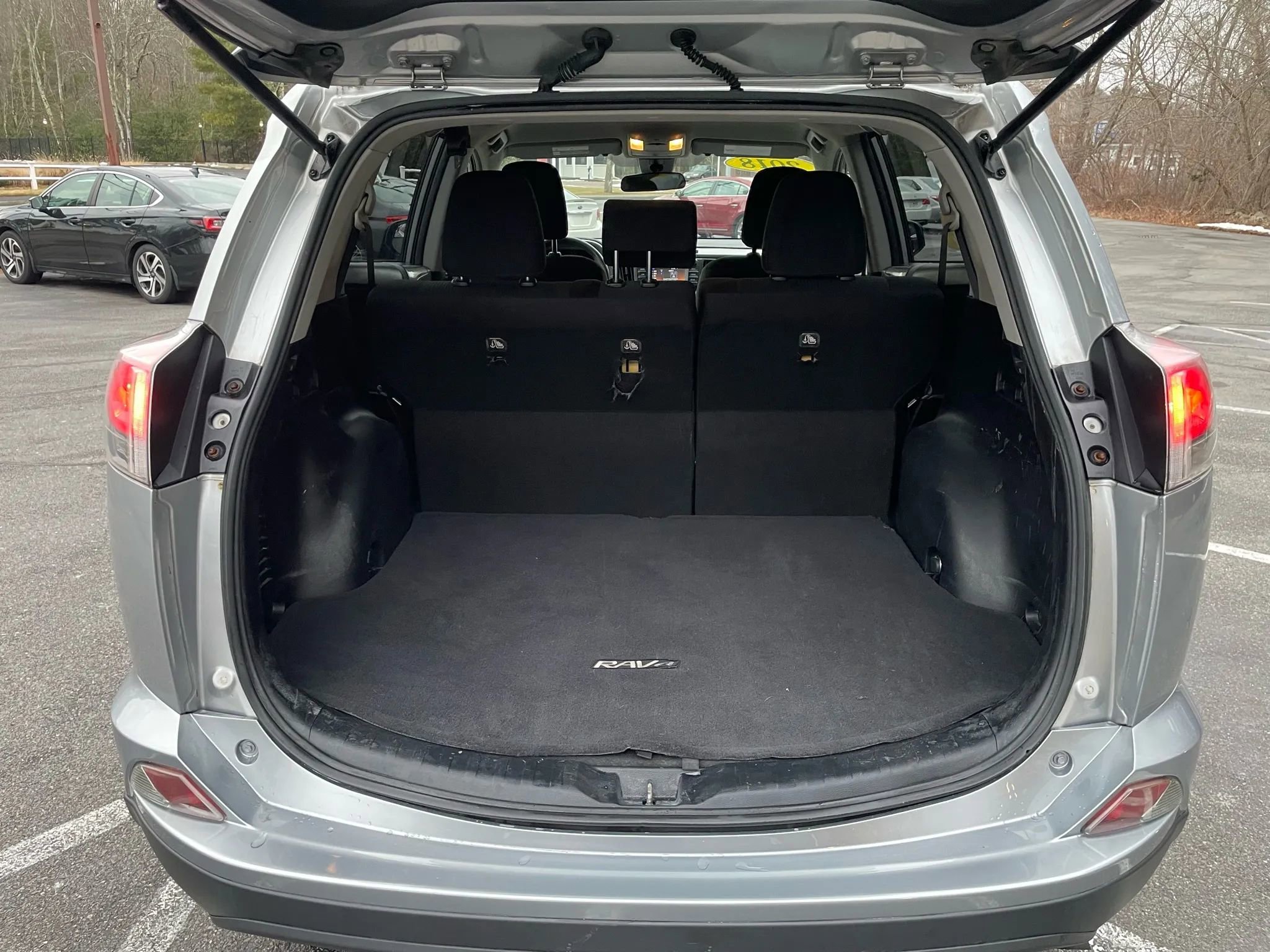 Used 2018 Toyota RAV4 LE w/ Carpet Mat Package image 44