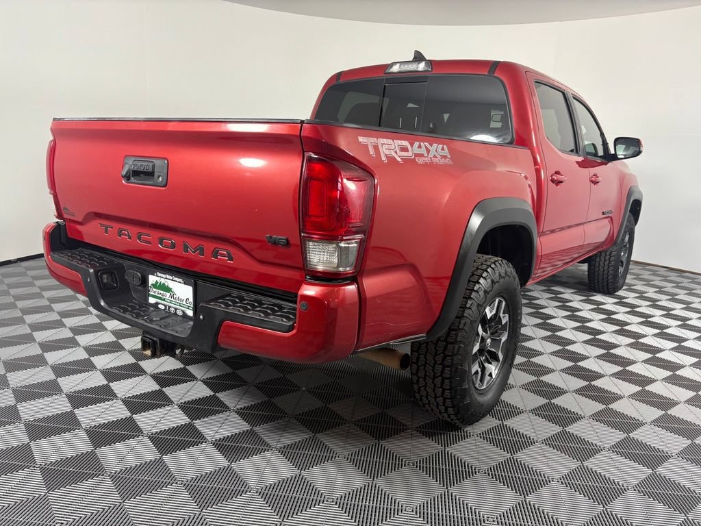 Used 2017 Toyota Tacoma TRD Off-Road w/ Premium & Technology Package AWD/4WD image 8