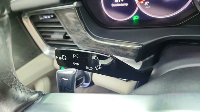 Used 2018 Porsche Panamera 4S image 40