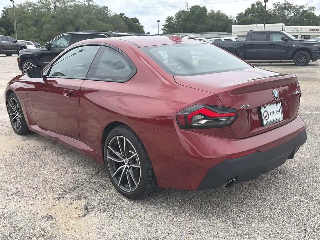 Used 2025 BMW 230i xDrive Coupe AWD/4WD image 4