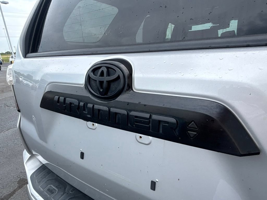 Used 2021 Toyota 4Runner TRD Off-Road Premium w/ Moonroof Package AWD/4WD image 33