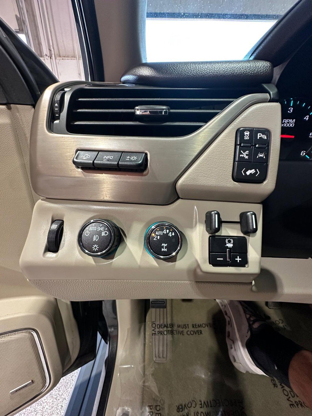 Used 2018 GMC Yukon Denali w/ Denali Ultimate Package image 28