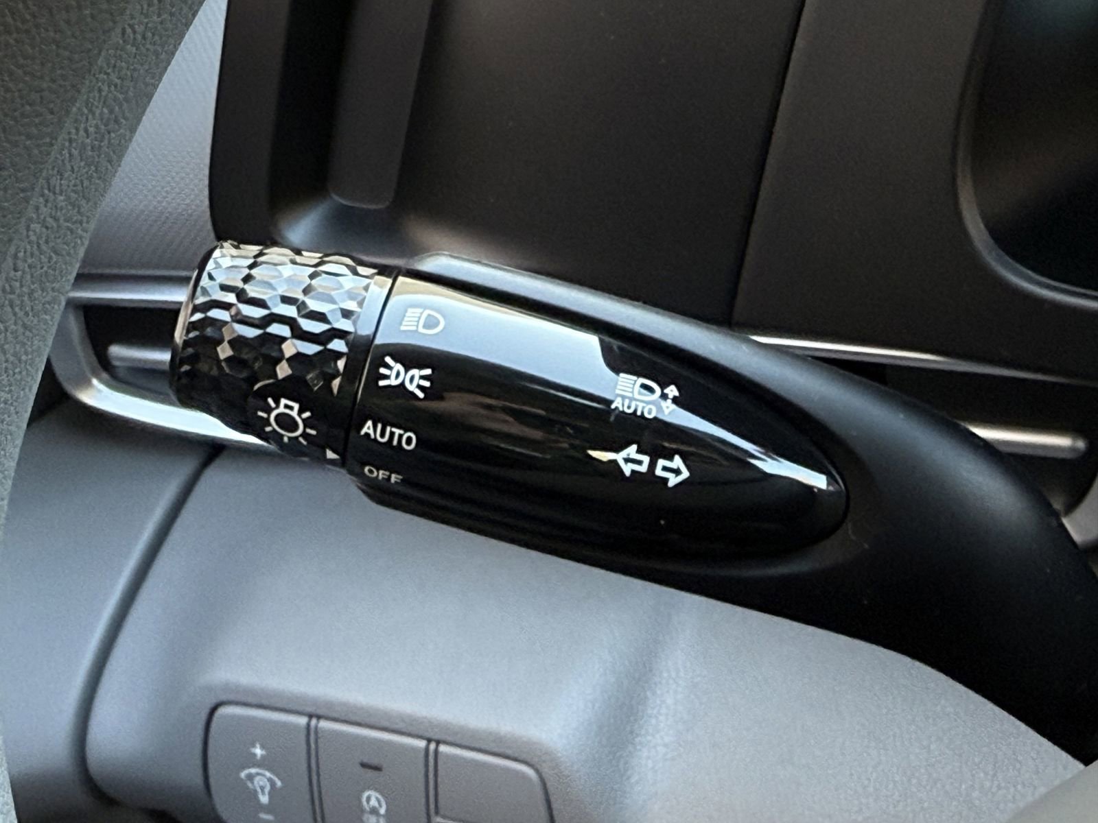 New 2026 Hyundai Elantra SE FWD image 25