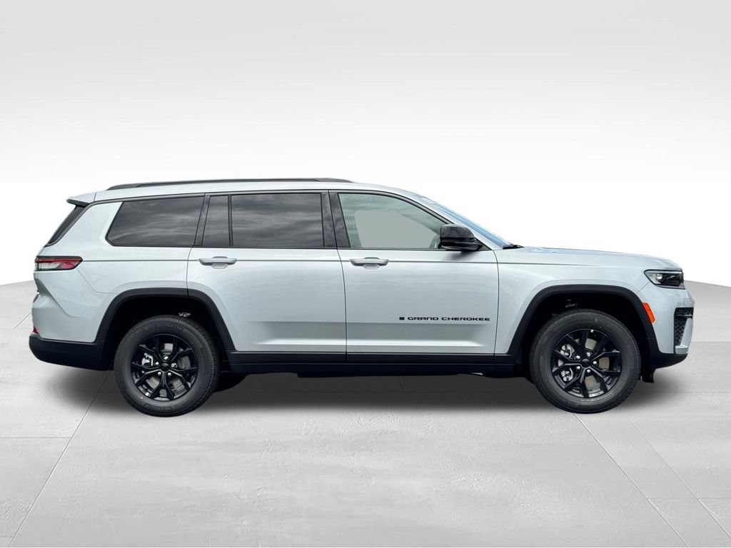 New 2026 Jeep Grand Cherokee L 4WD image 8