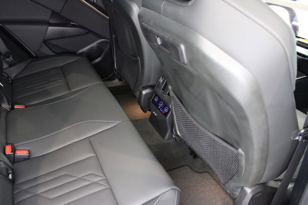 Used 2025 BMW X3 xDrive30i w/ Convenience Package image 50
