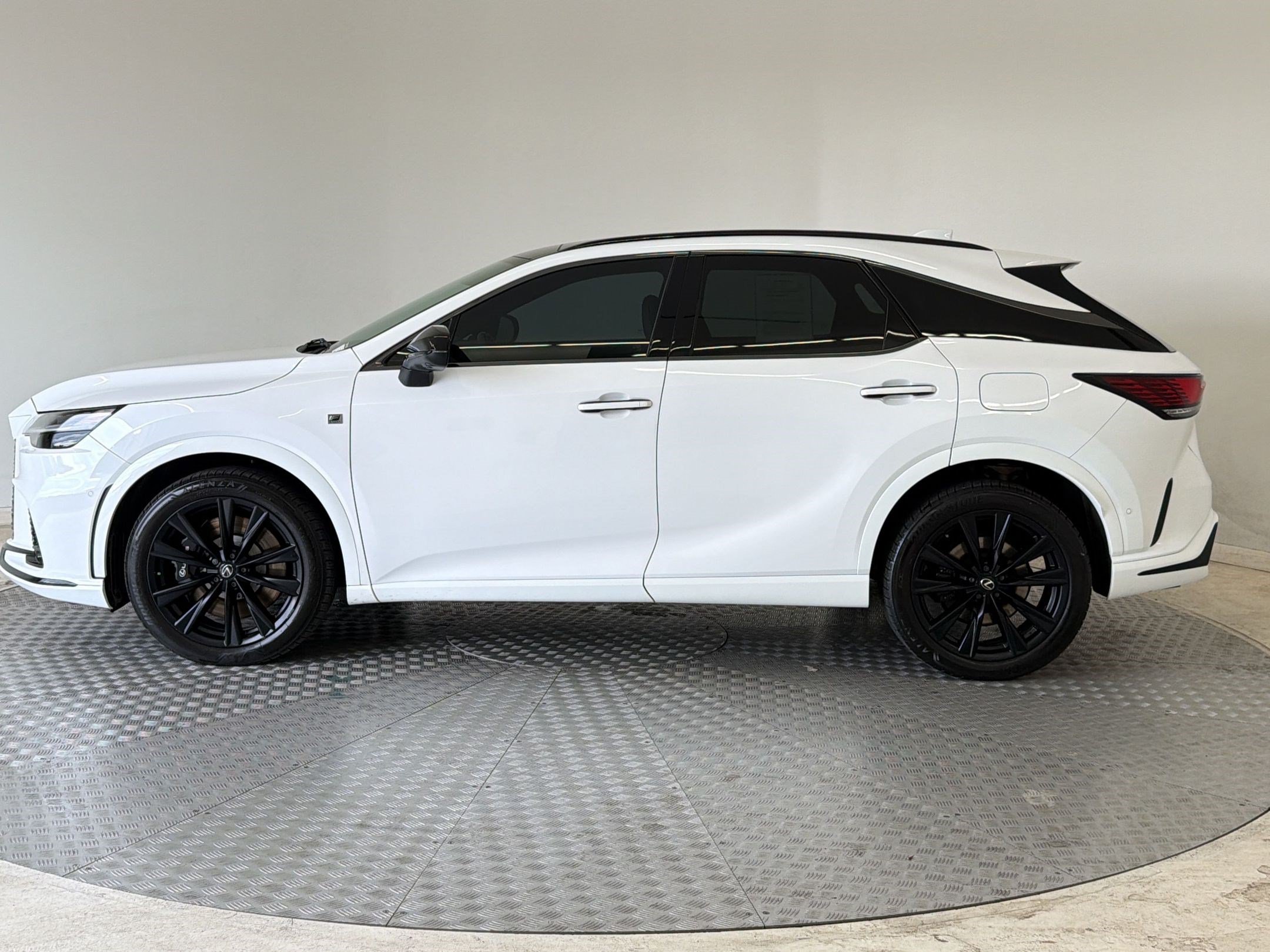 Used 2024 Lexus RX 500h F Sport w/ Convenience Package AWD/4WD video 2