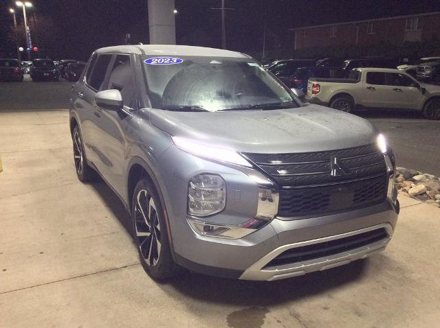 Used 2023 Mitsubishi Outlander SE image 26