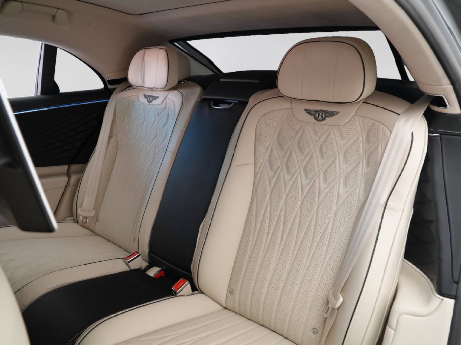 Used 2026 Bentley Flying Spur Azure AWD/4WD image 23