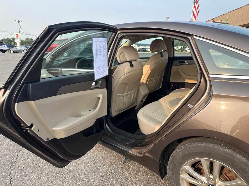 Used 2017 Hyundai Sonata SE FWD image 12