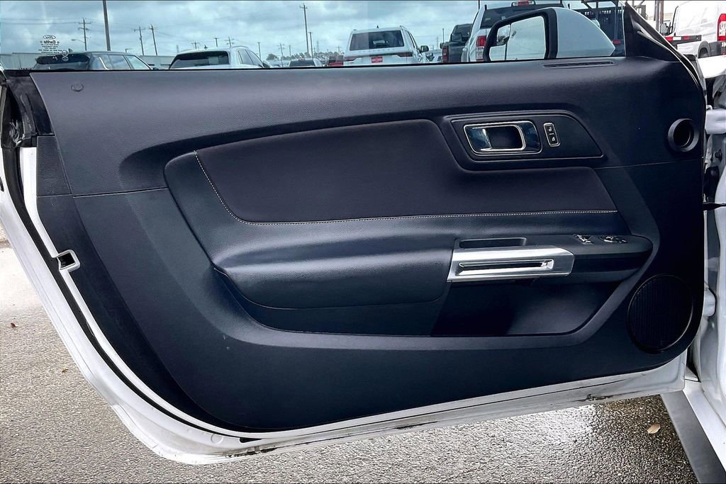 Used 2016 Ford Mustang Coupe image 10