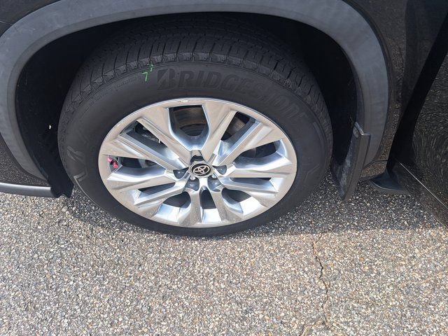 Certified 2020 Toyota Highlander Limited AWD/4WD image 30